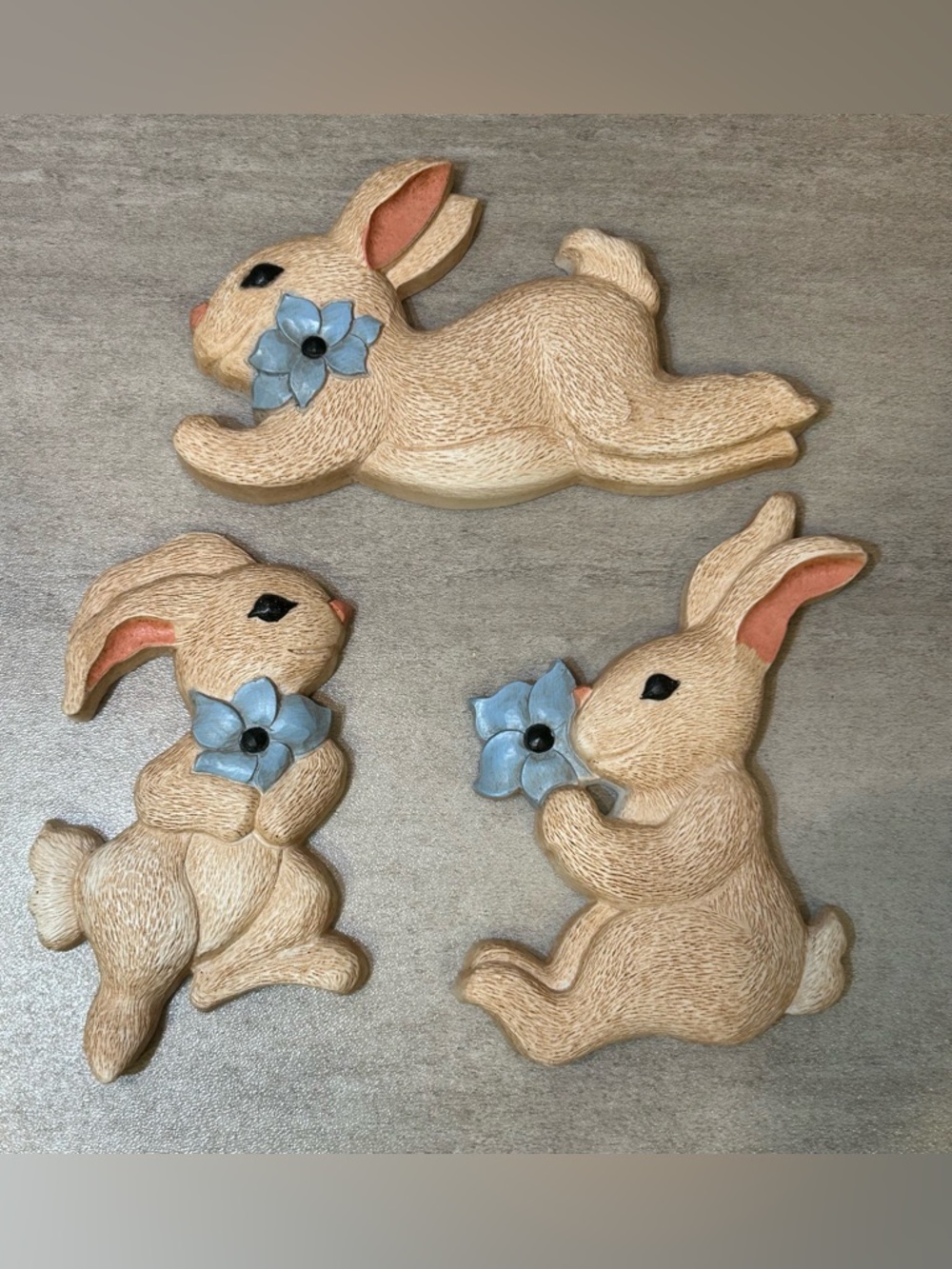 Vintage Retro HOMCO Hard Plastic Set of 3 Bunny Rabbit Wall Plaque